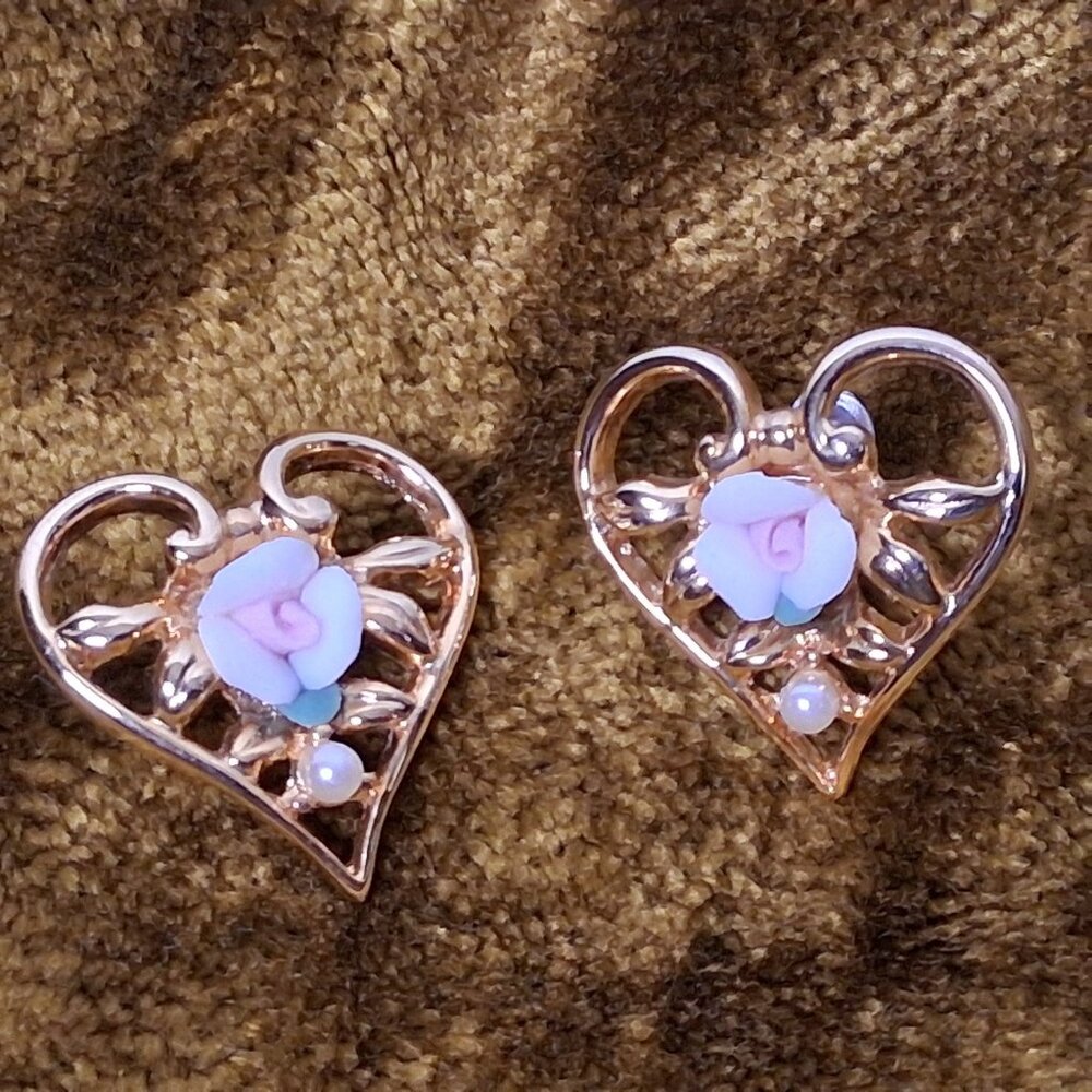 Vintage Earrings Pierced Gold Tone Heart Pink Rose Faux Pearl Love - Picture 8 of 12